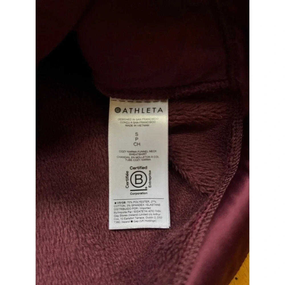 Athleta Cozy Karma Funnel Neck Sweatshirt Fleece‎ Burgundy Pullover Top, Size S